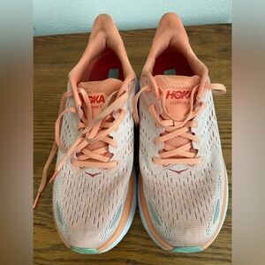 Women’s HOKA Clifton 8 running shoes size 8 EUC